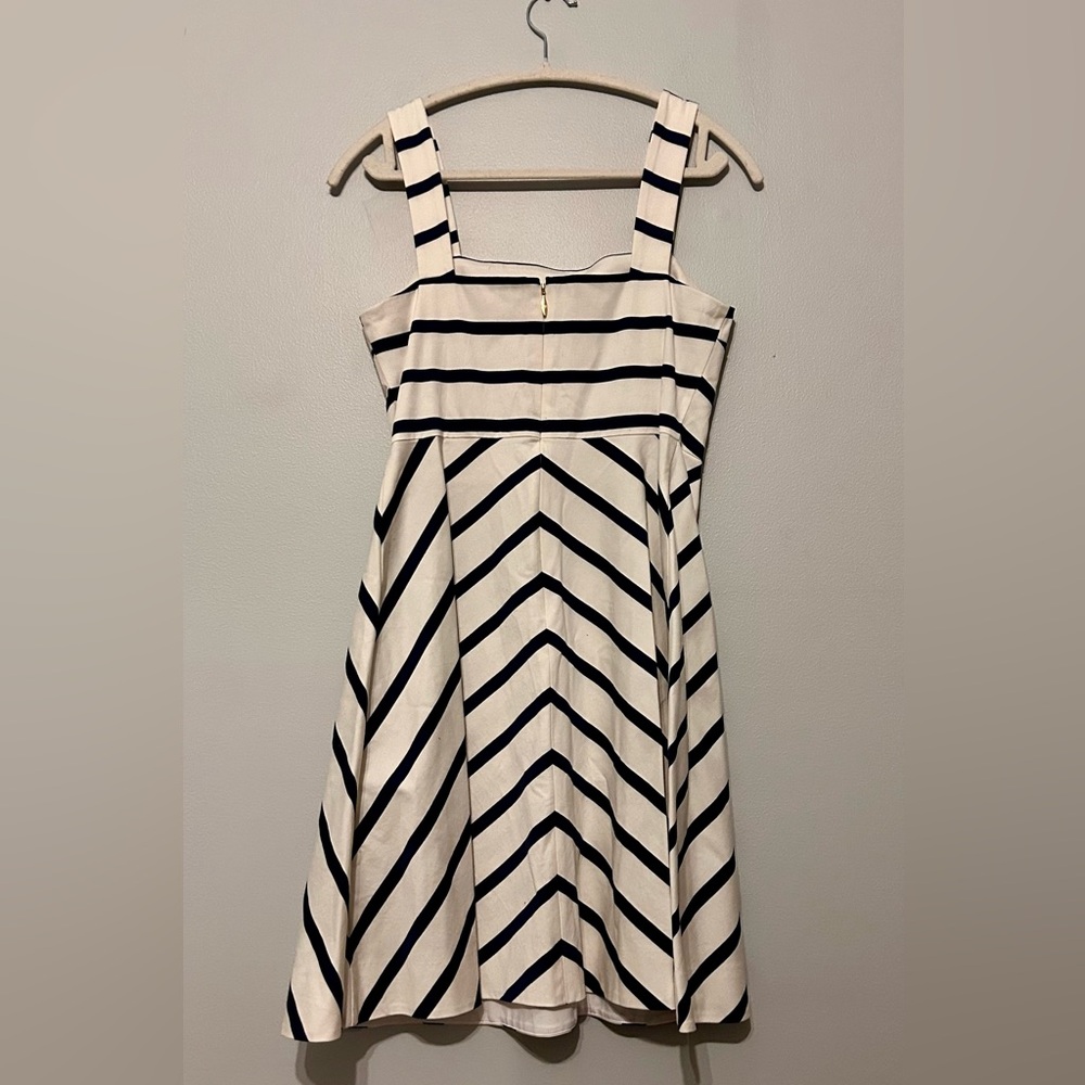 Draper James Navy Stripe Fit & Flare Dress Size 4 Classic Preppy - Picture 2 of 3